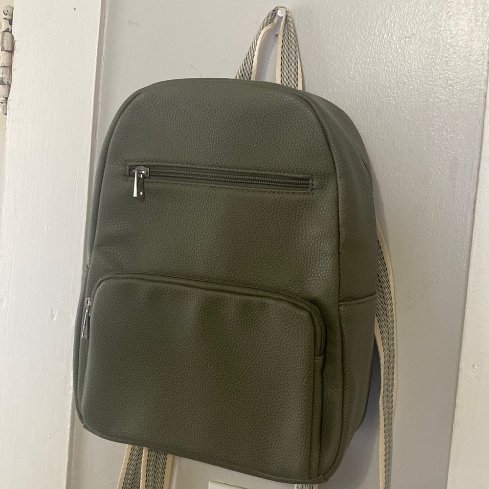 Thirty-one Mini backpack Hunter Green Color!